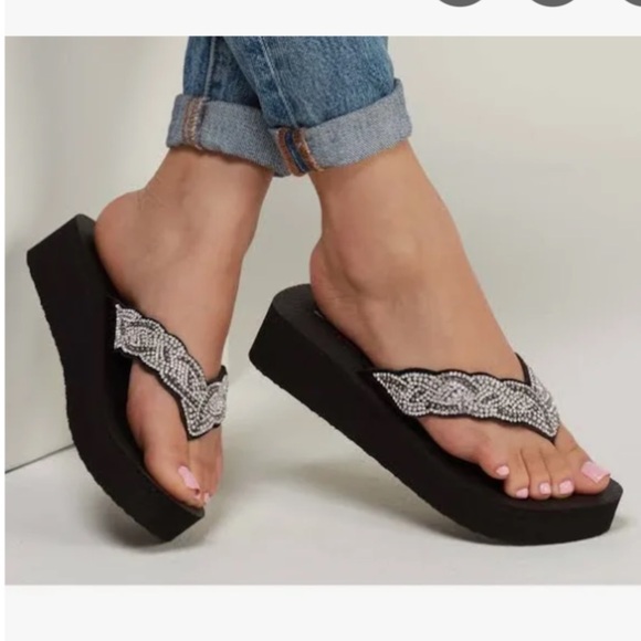 Skechers Cali Vinyasa Black Rhinestone and Pearl Sandals. Size 10. - Picture 1 of 11